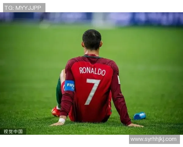 足球明星背影艺术作品展现独特魅力与激情的完美结合