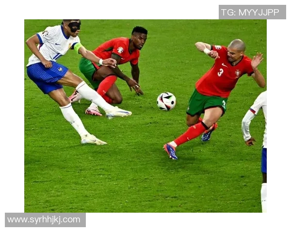 退役足球明星重返赛场精彩瞬间视频回顾与感动分享