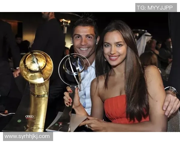 足球明星与维密天使的浪漫邂逅:一场梦幻般的跨界爱情故事 足球明星与维密天使的浪漫邂逅:一场梦幻般的跨界爱情故事